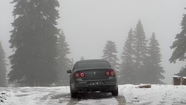 Lapa lapa kar geliyor Meteoroloji alarm verdi: Kuvvetli sağanak ve fırtına uyarısı | İstanbula ne zaman kar yağacak İşte kar ve yağmur beklenen iller