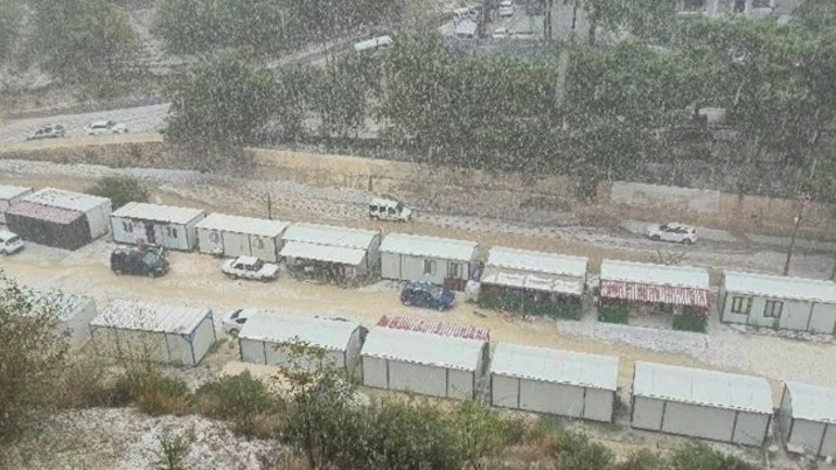 Lapa lapa kar geliyor Meteoroloji alarm verdi: Kuvvetli sağanak ve fırtına uyarısı | İstanbula ne zaman kar yağacak İşte kar ve yağmur beklenen iller