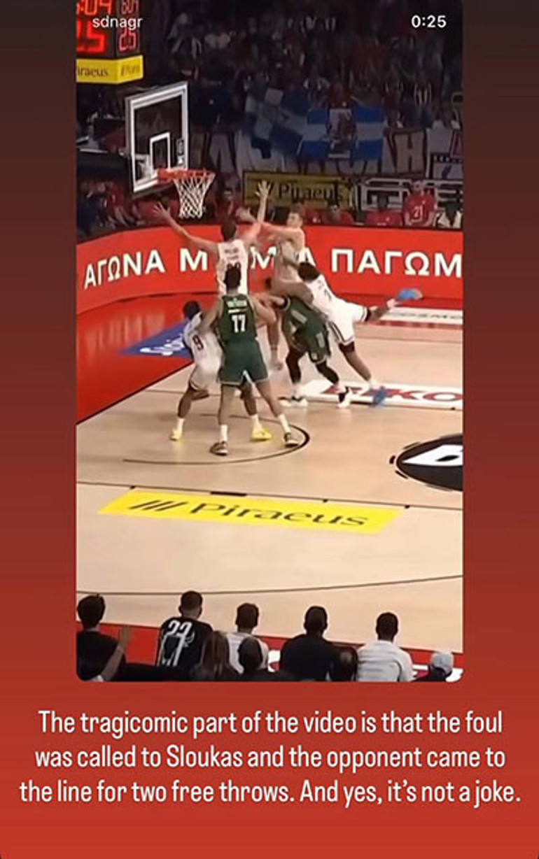 Ergin Ataman maç sonrası açıklama yapıyor