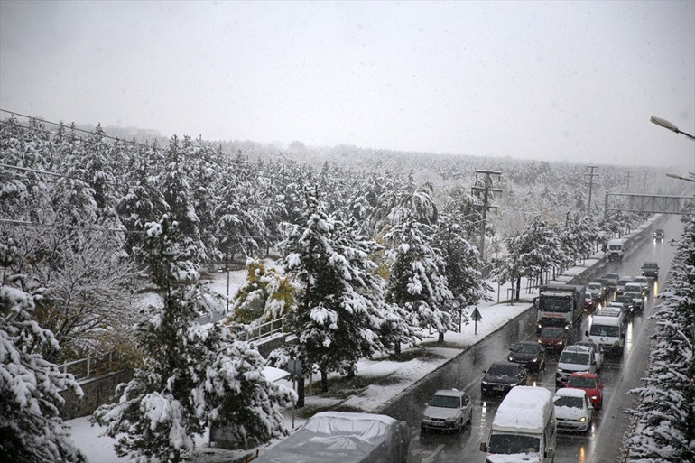 ‘Oklüzyon cephesi’ etkili oluyor: Kar yağışları normal mi Bursa ve İstanbul’da hava nasıl olacak