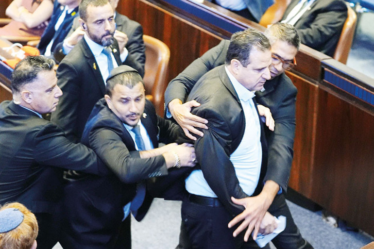 Trump ve Netanyahu’dan övgü yarışı... Knesset’te alkış şovu