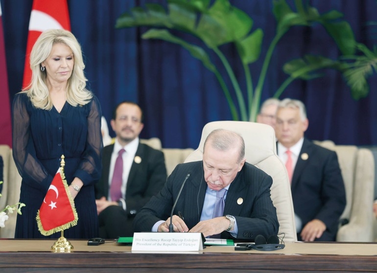 Gazze için tarihi imzalar atıldı