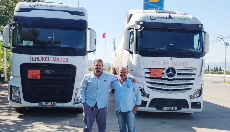 Edebiyatçı TIR şoförü