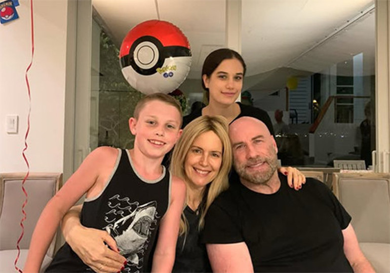 Onların büyük aşkını ölüm bile bitiremedi...Kaybettiği karısının doğum gününü kutladı... Hem kendi ağladı, hem herkesi ağlattı