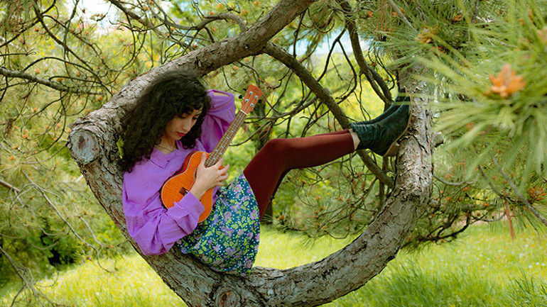 Robinden hüzünlü ve umut dolu bir şarkı “Geçmiş”