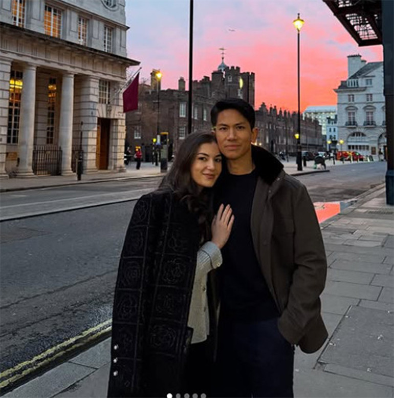 İki çocukluk arkadaşı dualarla evlenmişti... Bütün söylentiler doğru çıktı: Karım hamile, üç kişi oluyoruz