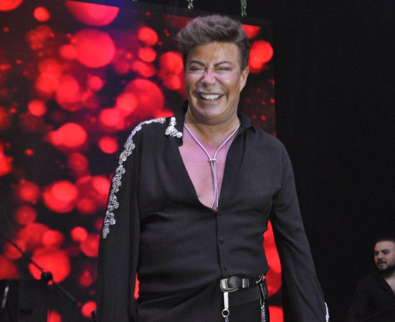 Dostları hastaneye koştu Fatih Ürekin yaşam savaşı devam ediyor... Fatih Ürekin sağlık durumu nasıl