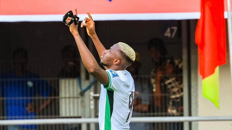 Nijeryanın kahramanı Victor Osimhen Övgü yağdırdılar: Dünyanın en iyi forveti