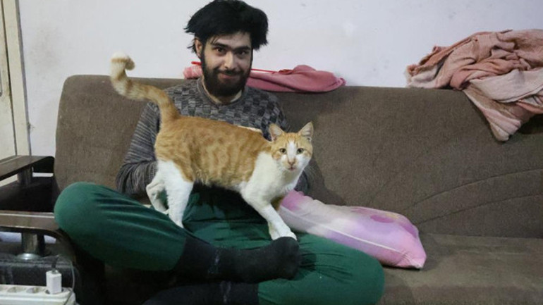 3 yıldır evden dışarı çıkmıyor, tırnaklarını kesmiyordu Eski hali ortaya çıktı | Arkadaşı Barışın değişimini anlattı