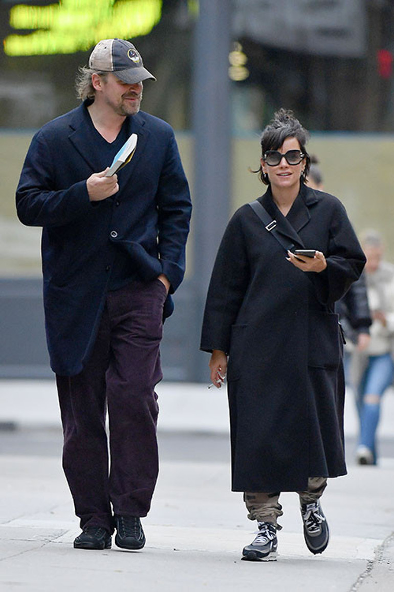 Evde karısı, dışarıda birkaç sevgilisi vardı... Dört yıl süren evliliğinin üç yılında aldatılmıştı... En acı ihanetin intikamını dünyanın gözleri önünde alacak