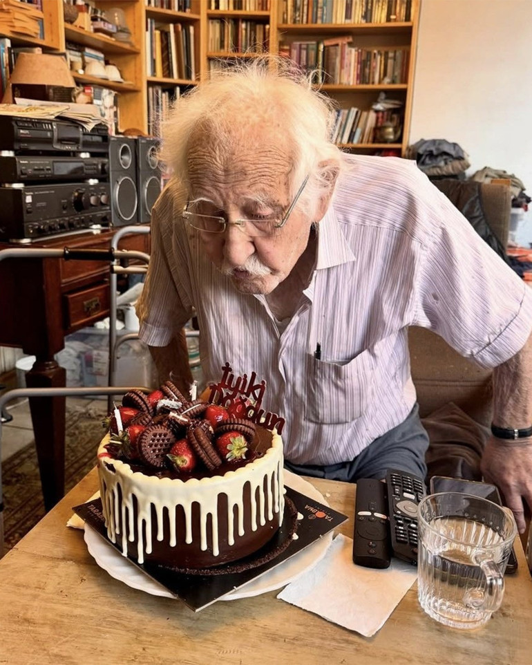 Usta oyuncu Arif Erkin Güzelbeyoğlu hayatını kaybetti