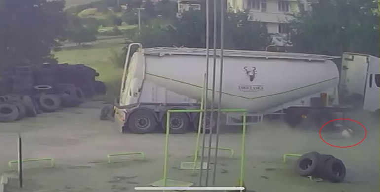 Olay yerinde lastik tamir eden ustalar