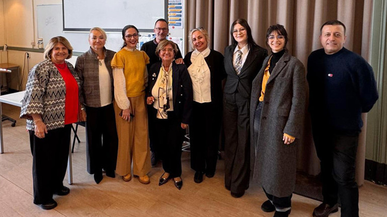 İngiltere Kadın Platformu Hollandada