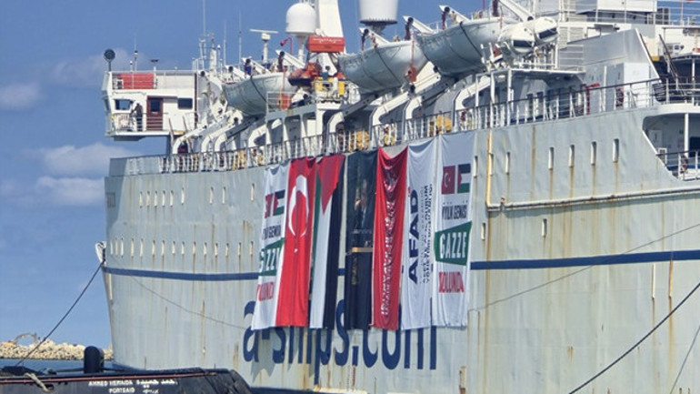 Türkiyenin Gazzeye umut taşıyan 17. İyilik Gemisi, El-Ariş Limanına ulaştı