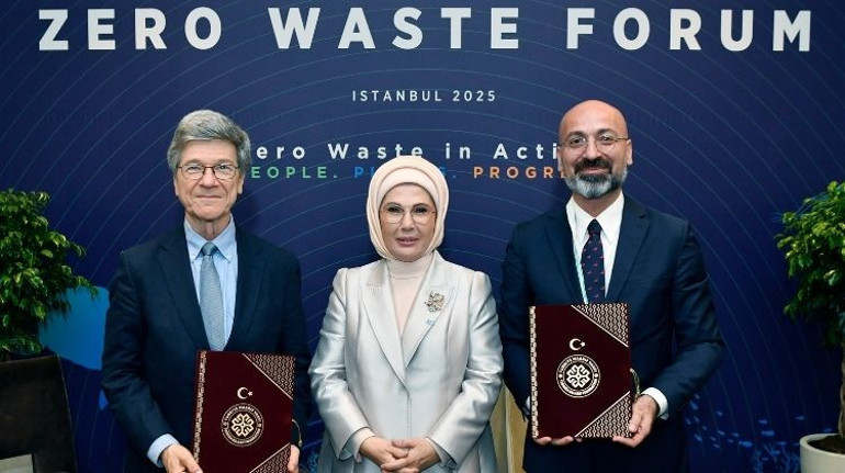 Emine Erdoğan ve Jeffrey Sachs görüşmesinden görüntü