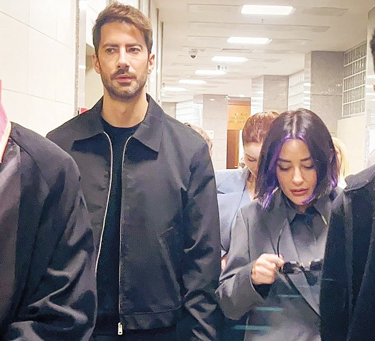 İki yıllık evlilik bitti... Sarılarak boşandılar