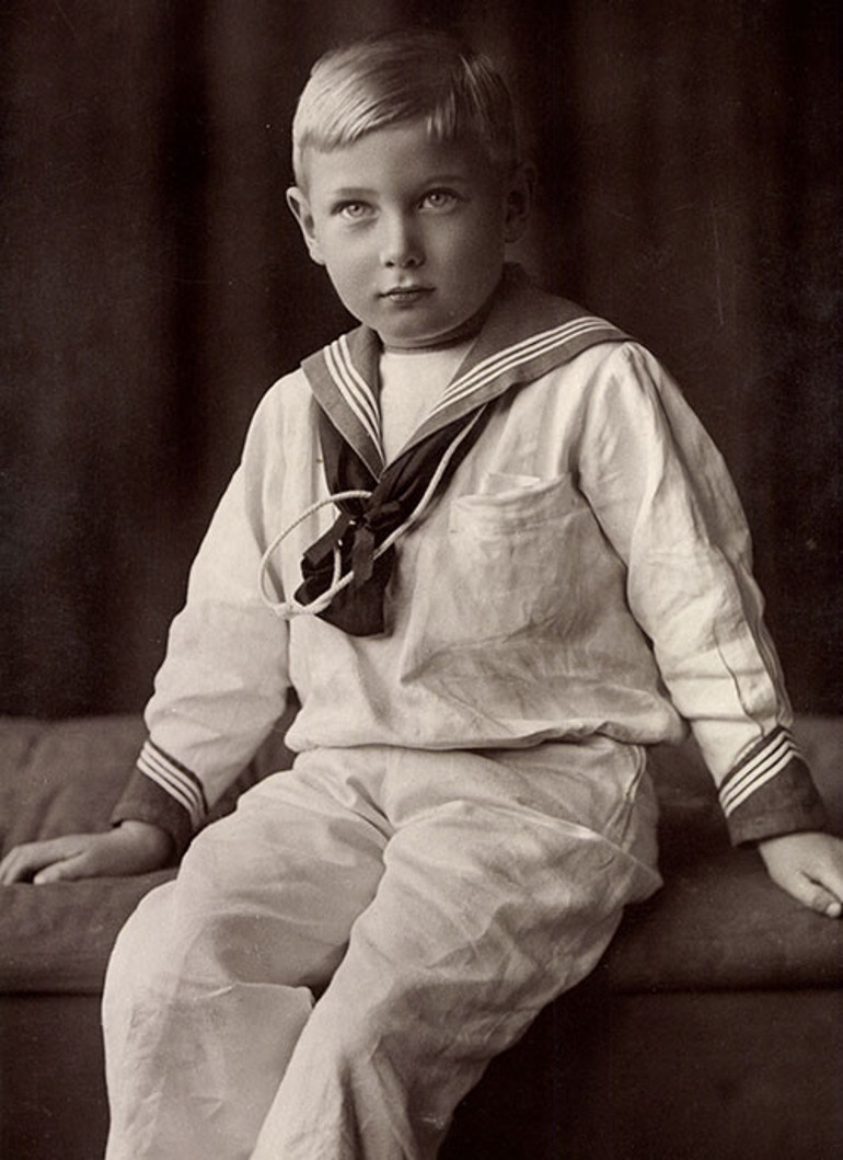 Şimdi bunları anlatmak için fırsat kolluyor... İlk hamileliği duyurmadan önce zorla test yaptırmışlar... Bebeğin engelli doğabilir