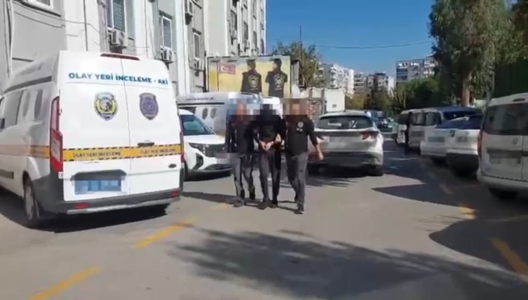 İzmirde kataloglu dijital fuhuş çetesine operasyon 19 kadın kurtarıldı, 4 şüpheli tutuklandı