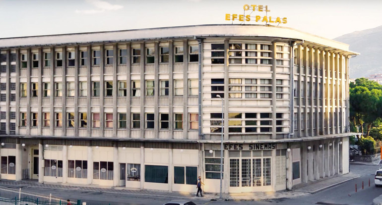 Pelin Esmer: Hikâye demek insan demek