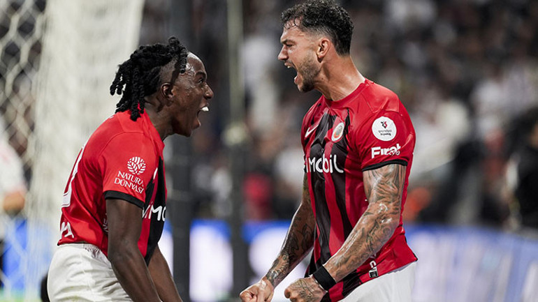 Beşiktaş - Gençlerbirliği maçından bir kare
