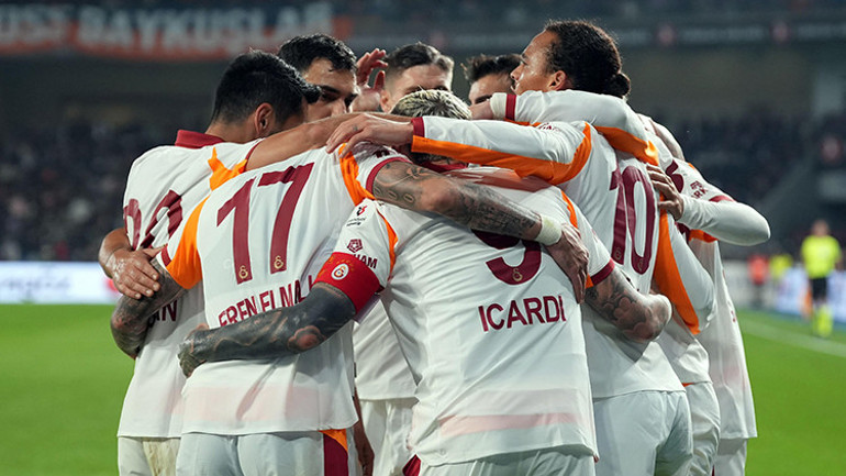 Galatasarayın Başakşehir galibiyetini usta yazarlar yorumladı: Çarşamba akşamı daha fazlasına ihtiyaç var, Ofiste sıradan bir gün