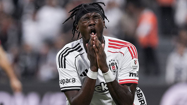 Beşiktaş ile Gençlerbirliği maçından bir pozisyon