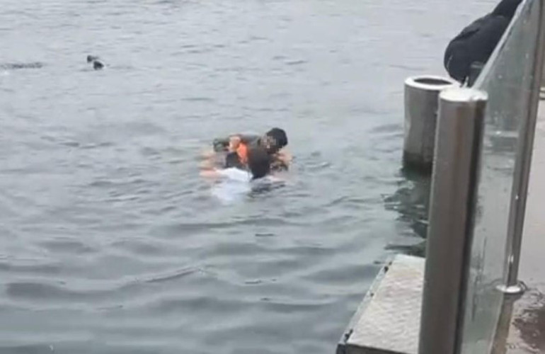 Kadıköyde 4 engelli birey denize düştü 1i öldü, 3ü kurtarıldı