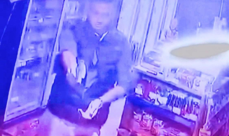 Balıkesirde dehşet 2 kişiyi öldürüp 2si polis 7 kişiyi yaralayan şüpheli etkisiz hale getirildi