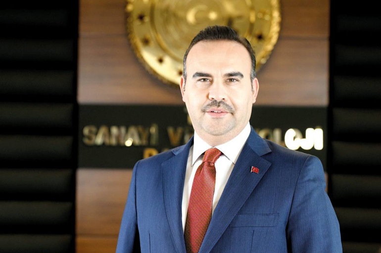 Bakan Kacır: Füzelerimiz zorlu atışları başarıyla tamamladı
