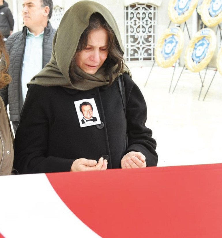 Zeki Başeskioğlu son yolculuğuna uğurlandı... Dostlarından vefasızlık