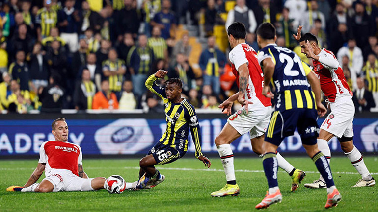 Fenerbahçe - Karagümrük maçından bir kare