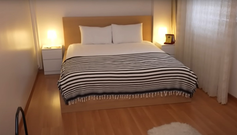 Tiyatronun ve ekranın usta ismi 3+1 bu evde yaşıyor