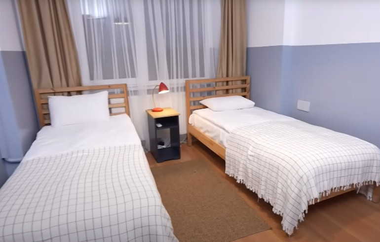 Tiyatronun ve ekranın usta ismi 3+1 bu evde yaşıyor