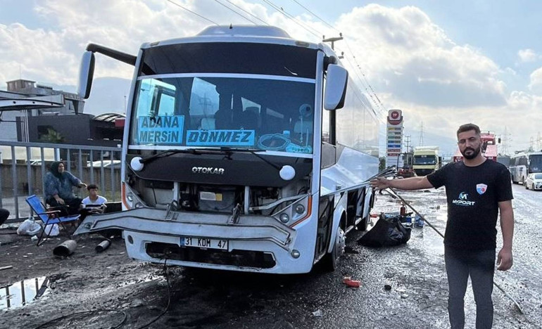 Hatayda hayatı felç eden yağmur: Hortum çıktı, yol çöktü, araçlar toprağa battı