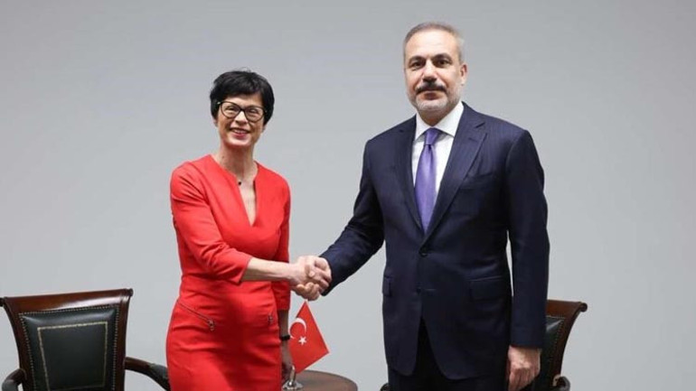 Dışişleri Bakanı Hakan Fidandan peş peşe temaslar