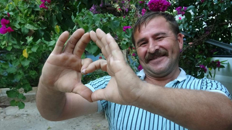 Uçağa valizleri yüklerken çekilen görüntüleri milyonlarca kez izlenmişti Cilveli rampacı o anları anlattı: 15 dakikalığına meşhur etti