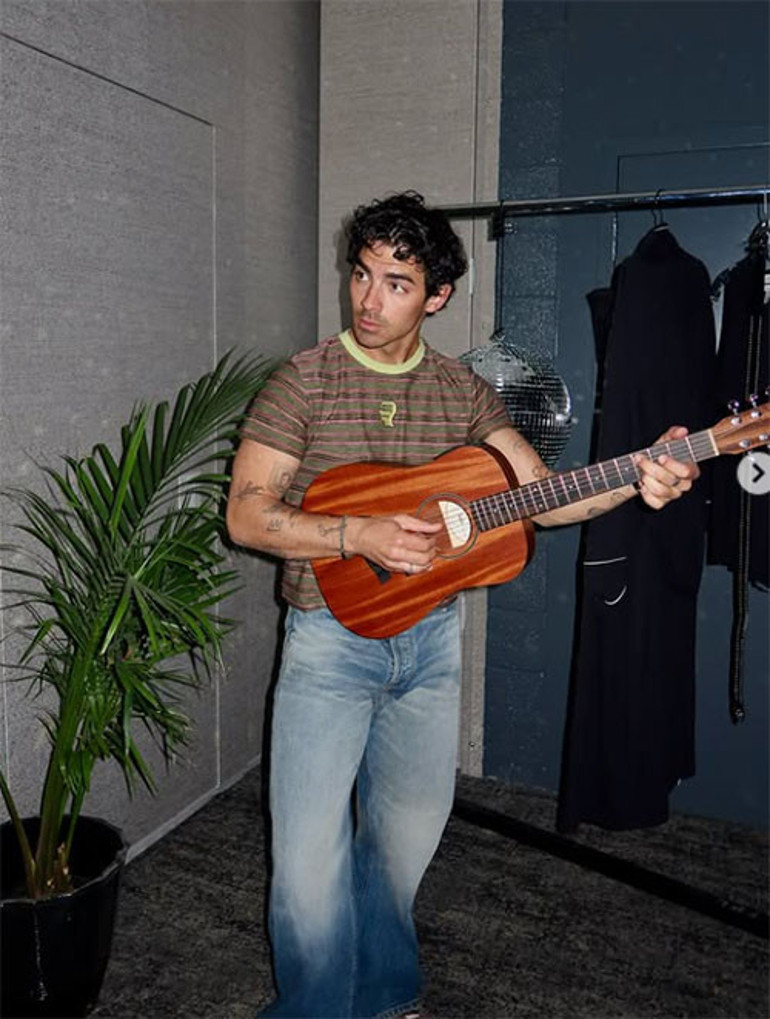 Boşandığı karısı sevgilisinin kollarında... O bir başına kaldı... Yeniden birini sevmek kolay mı