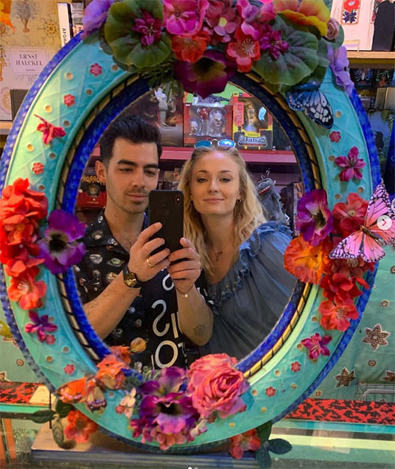 Boşandığı karısı sevgilisinin kollarında... O bir başına kaldı... Yeniden birini sevmek kolay mı