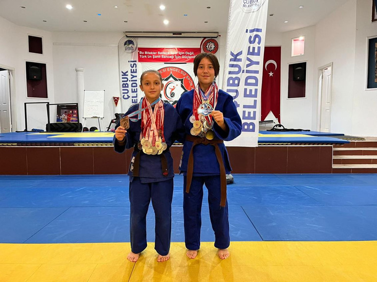 Çubuk’un altın kızları