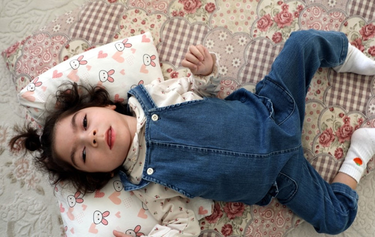 Kızlarının hemşire şiddeti sonucu engelli kaldığını dava açılınca öğrendiler