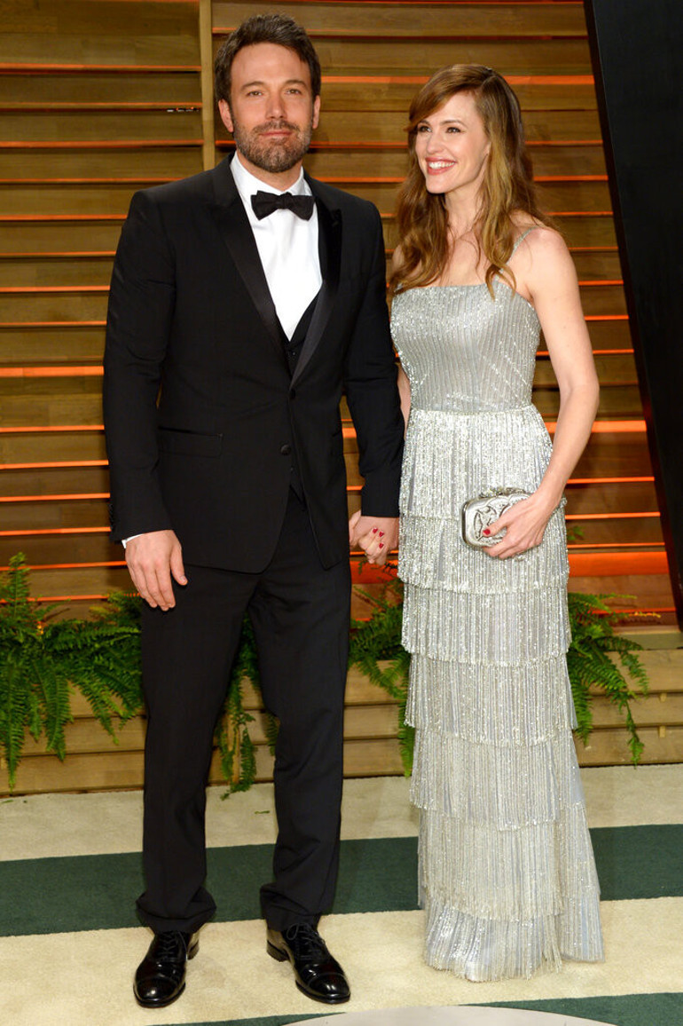 Eski karısı yeniden evlenecek diye karalar bağladı… Nice aşklar geldi geçti... Hiçbiri onun yerini tutmadı