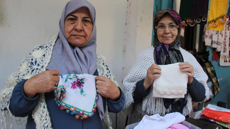 El işi yazmalar ve boncuklu oya ürünleri