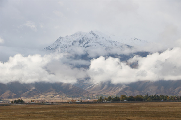 Son dakika... Sel ve su baskınlarına dikkat Meteorolojiden kuvvetli sağanak yağış uyarısı