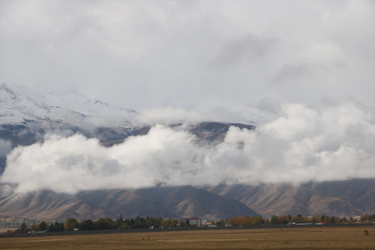 Son dakika... Sel ve su baskınlarına dikkat Meteorolojiden kuvvetli sağanak yağış uyarısı