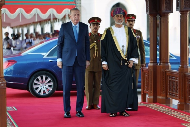 Cumhurbaşkanı Erdoğan, Umman Sultanı ile bir araya geldi