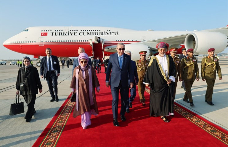 Cumhurbaşkanı Erdoğan, Umman Sultanı ile bir araya geldi