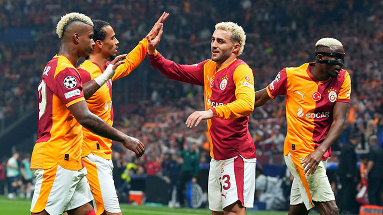Galatasaray oyuncuları maç sevinci