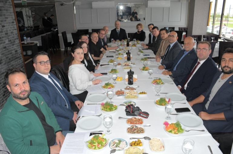 Yola Ege’den çıktı