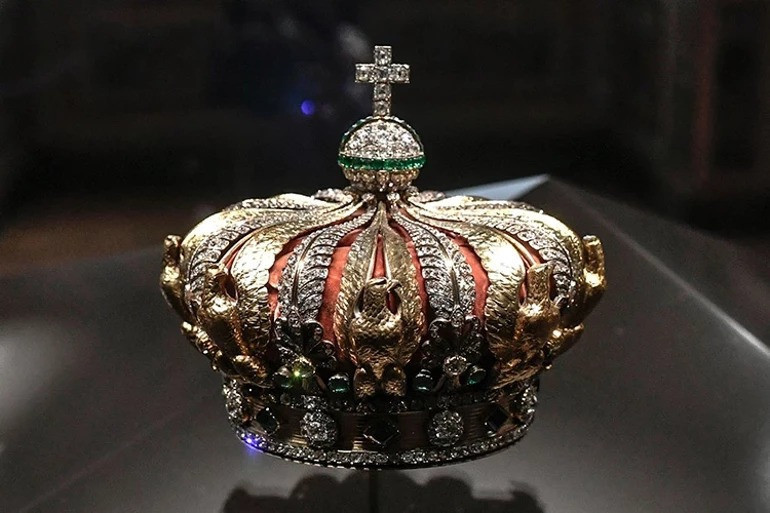 Paris’in kalbinde 88 milyon euroluk vurgun: Soyguncuların kaçışı kamerada