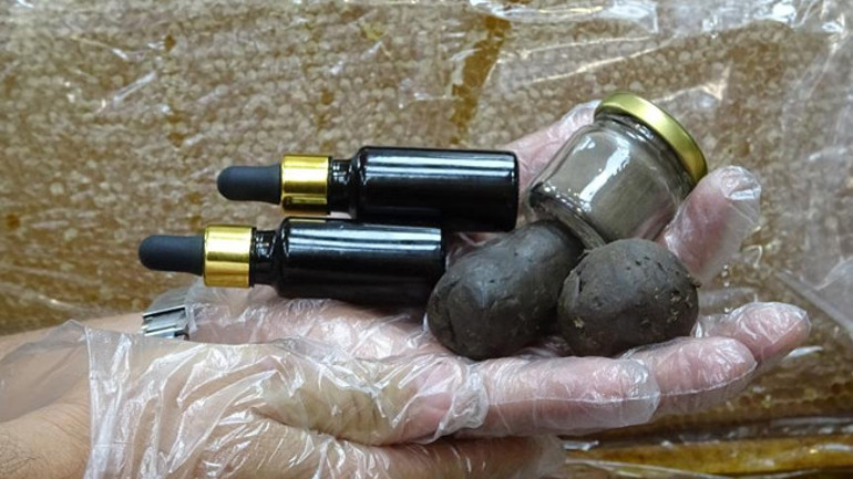 Bin bir emekle temize çekiliyor, 50 gramını bin 250 liradan satıyor | Bunu uzaya çıkmış olan Alper Gezer Avcıya ulaştırmak istiyorum